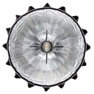 Aputure Light Dome III Softbox 90cm mit silberner Innenreflexion für hohe Lichtausbeute.