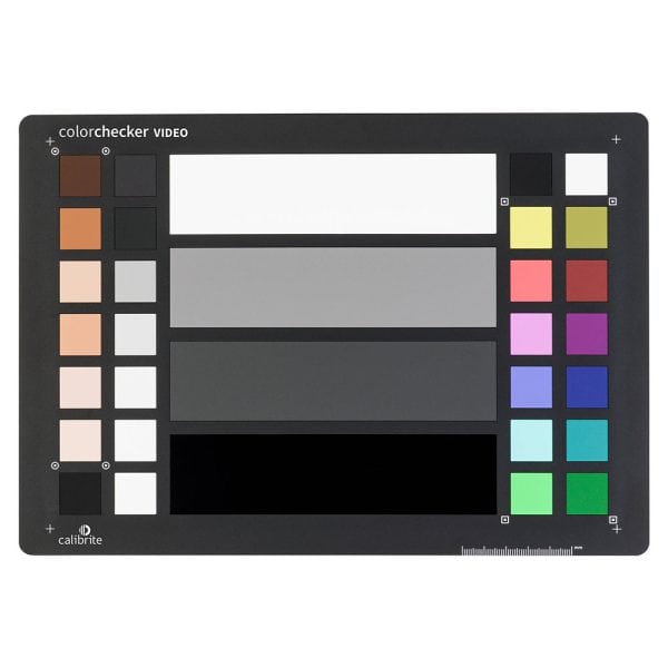Calibrite ColorChecker Video Kalibriertafel mit vier Graustufenbalken und gesättigten Farbfeldern am Rand.
