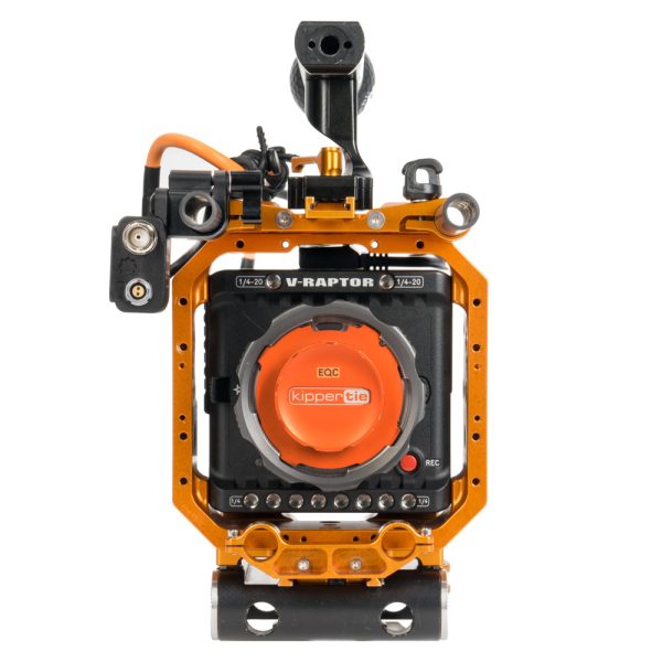 RED V-RAPTOR 8K VV Kinokamera von vorne mit verschlossenem RF-Bajonett im orangen Cage.