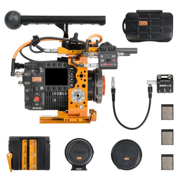 RED V-RAPTOR 8K VV Set mit Akkus, Kartenleser, CFexpress-Karten und Objektivkappen im Überblick.