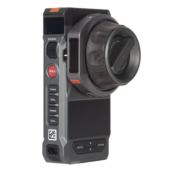Tilta Nucleus-M II Drive-Motor mit angesetzter Touchscreen-Handeinheit und Holz-Zahnring.