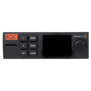 Blackmagic Design MultiView 4 mit Teranex Mini Smart Panel von vorne mit Display, Tasten und Einstellrad.