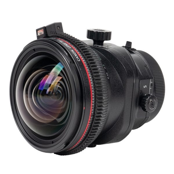 Canon TS-E 17mm f/4 L Tilt-Shift-Weitwinkelobjektiv mit gewölbter Frontlinse und Verstellknöpfen.