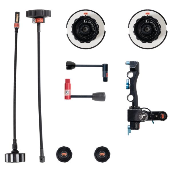 Chrosziel StudioRig Cine Follow Focus ausgelegt mit Antriebseinheit, zwei Markierscheiben, Kurbeln, Wellen und Zahnrädern.