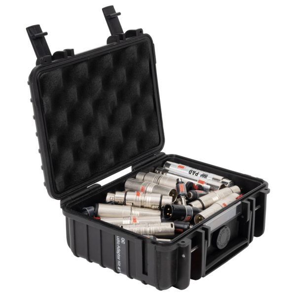 EQC Audio Adapter Set #1 im geöffneten, stoßfesten Transportkoffer mit Noppenschaum im Deckel.