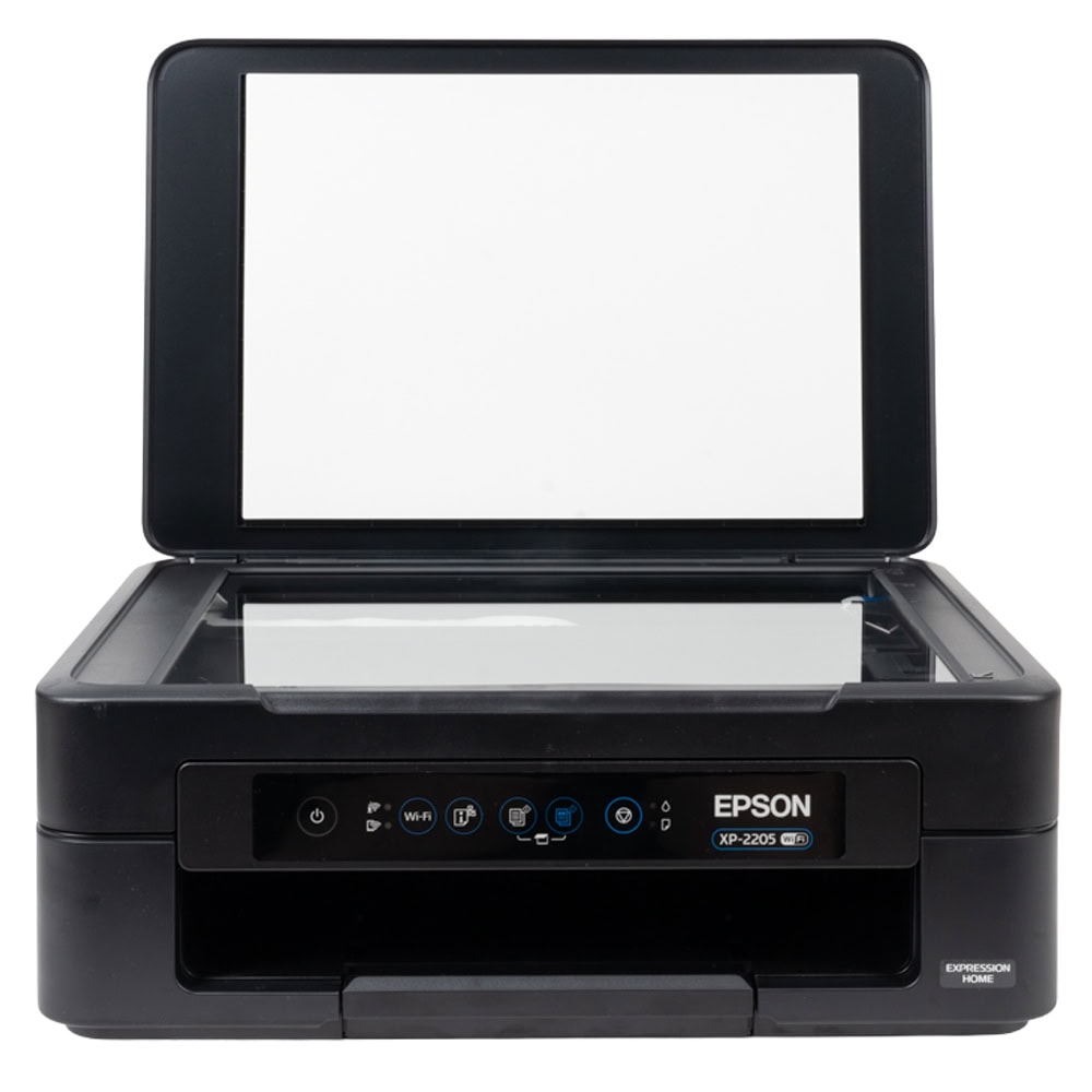 Im Lieferumfang enthalten sind vier original Ersatzkartuschen sowie das nötige Verbindungskabel. Epson XP-2205 Multifunktionsdrucker mit geöffnetem Scannerdeckel und Bedienfeld, von vorne gesehen.