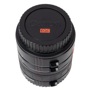 Kenko Zwischenringsatz für Canon EF, drei Ringe zusammengesetzt mit Canon-Rückdeckel oben.