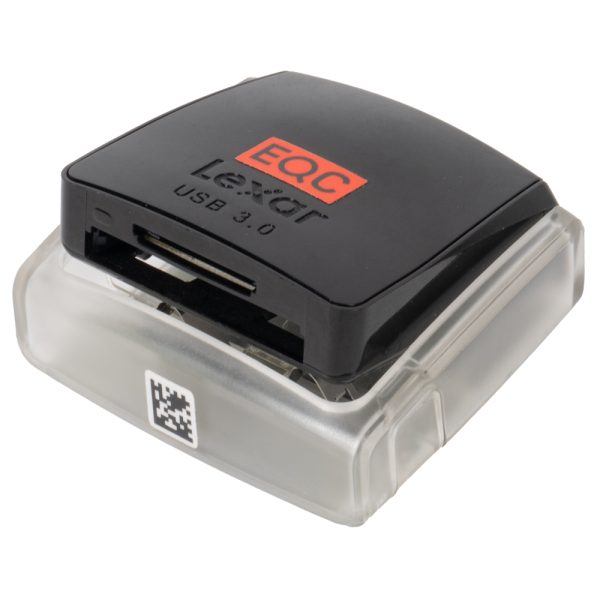 Lexar Kartenleser für CF- und SD-Karten mit USB 3.0 im schwarzen Gehäuse auf transparentem Sockel.