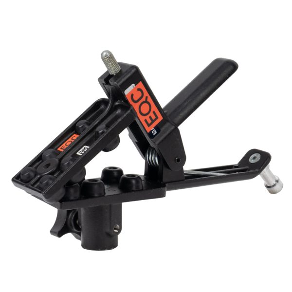 Manfrotto 043 Sky Hook Gaffer-Krokodilklemme mit Federklemme, Zapfen und Aufnahme, schräg von vorne.