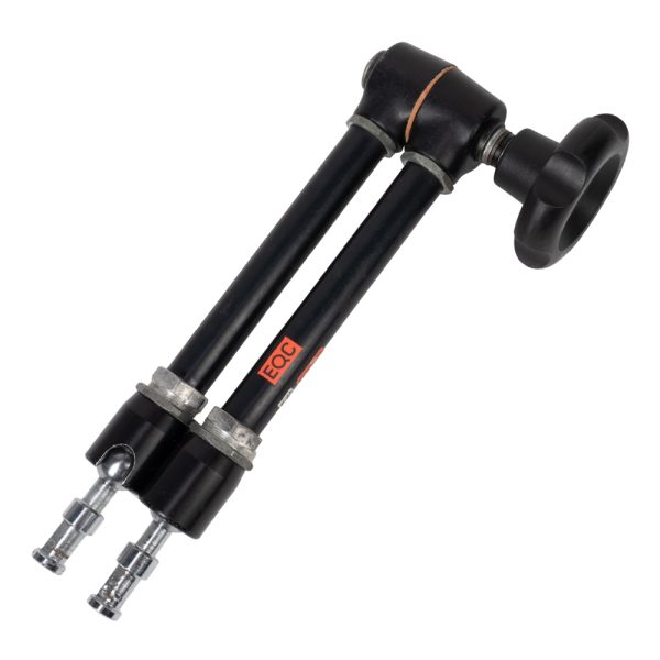 Manfrotto 244 Magic Arm mit zwei schwarzen Armsegmenten, Drehknopf zur Feststellung und zwei Zapfen an den Enden.