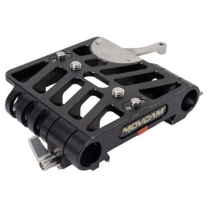 Movcam Bridge Plate für 19-mm-Rods mit zwei Rod-Klemmen und silbernem Schnellspannhebel, schräg von oben.