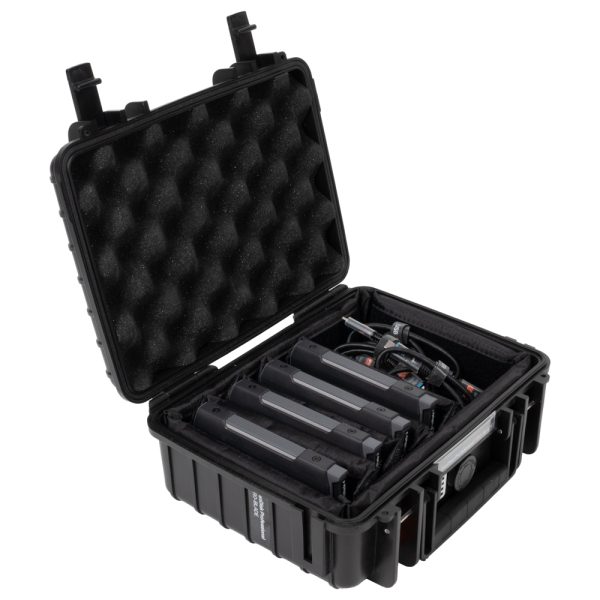 SanDisk Professional PRO-BLADE Set verstaut im geöffneten Transportkoffer mit Schaumstoffdeckel.