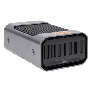 SanDisk Professional PRO-BLADE STATION mit vier Steckplätzen für SSD-Module, schräg von vorne gesehen.