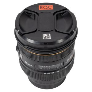 Sigma 24-70mm f/2.8 DG HSM Zoomobjektiv für Canon EF mit Objektivdeckel und Brennweitenskala, von oben.