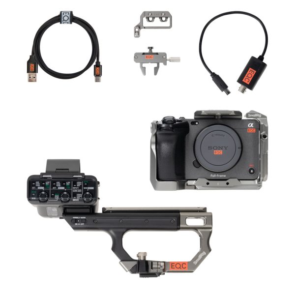 Sony FX3 Vollformatkamera im Set mit SmallRig-Käfig, XLR-Handgriff, USB-Kabel, Adapterkabel und Kabelklemme.