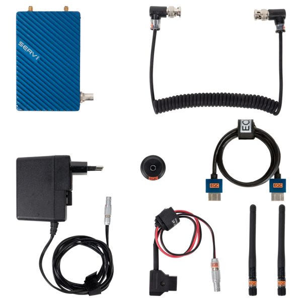 Teradek Serv Pro mit Lieferumfang: Server, Netzteil, D-Tap-Kabel, BNC-Spiralkabel, HDMI-Kabel und Antennen.